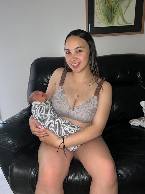 Absorbent maternity bra